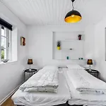 Eight-bedroom In Дом отдыха