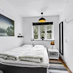 Дом отдыха Eight-bedroom In