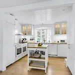 Eight-bedroom In * Norre Nebel