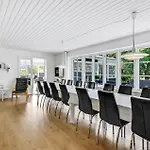 Eight-bedroom In