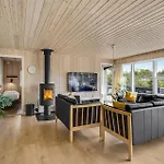Eight-bedroom In Дом отдыха