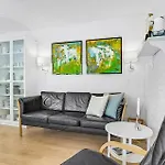 Дом отдыха Eight-bedroom In Norre Nebel