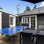 Eight-bedroom In