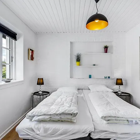 Eight-bedroom In Semesterbostad