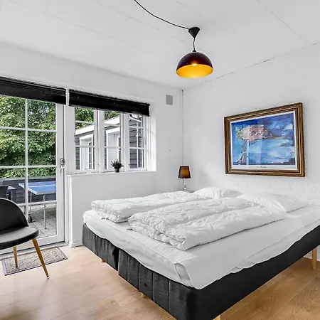 Eight-bedroom In Дом отдыха *