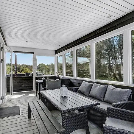 Awesome In With Kitchen Holiday home